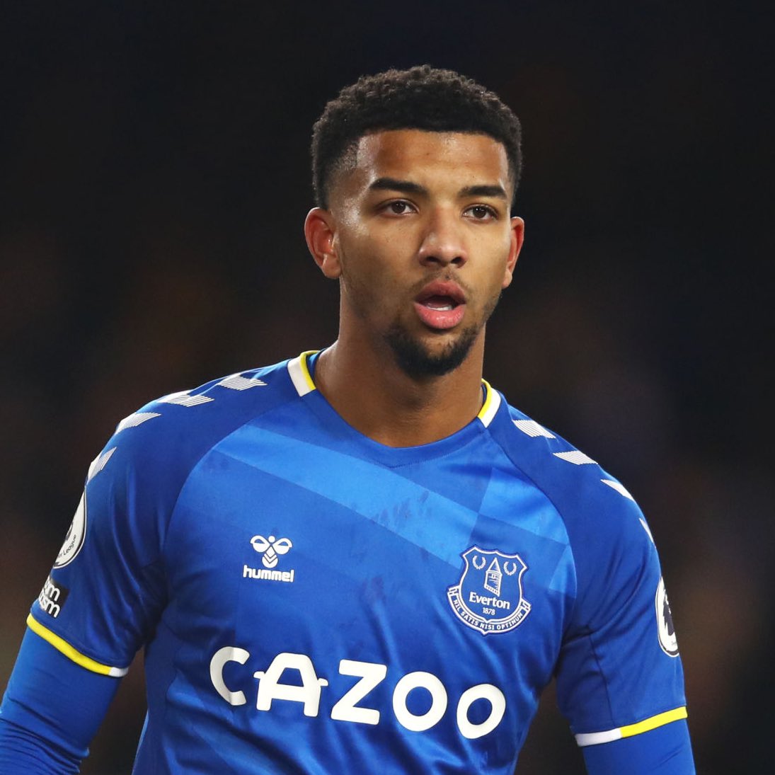 RT @EvertonBlueArmy: Newcastle United are interested in signing Mason Holgate. (Source: Sky Sports) https://t.co/br5DMEX4BA