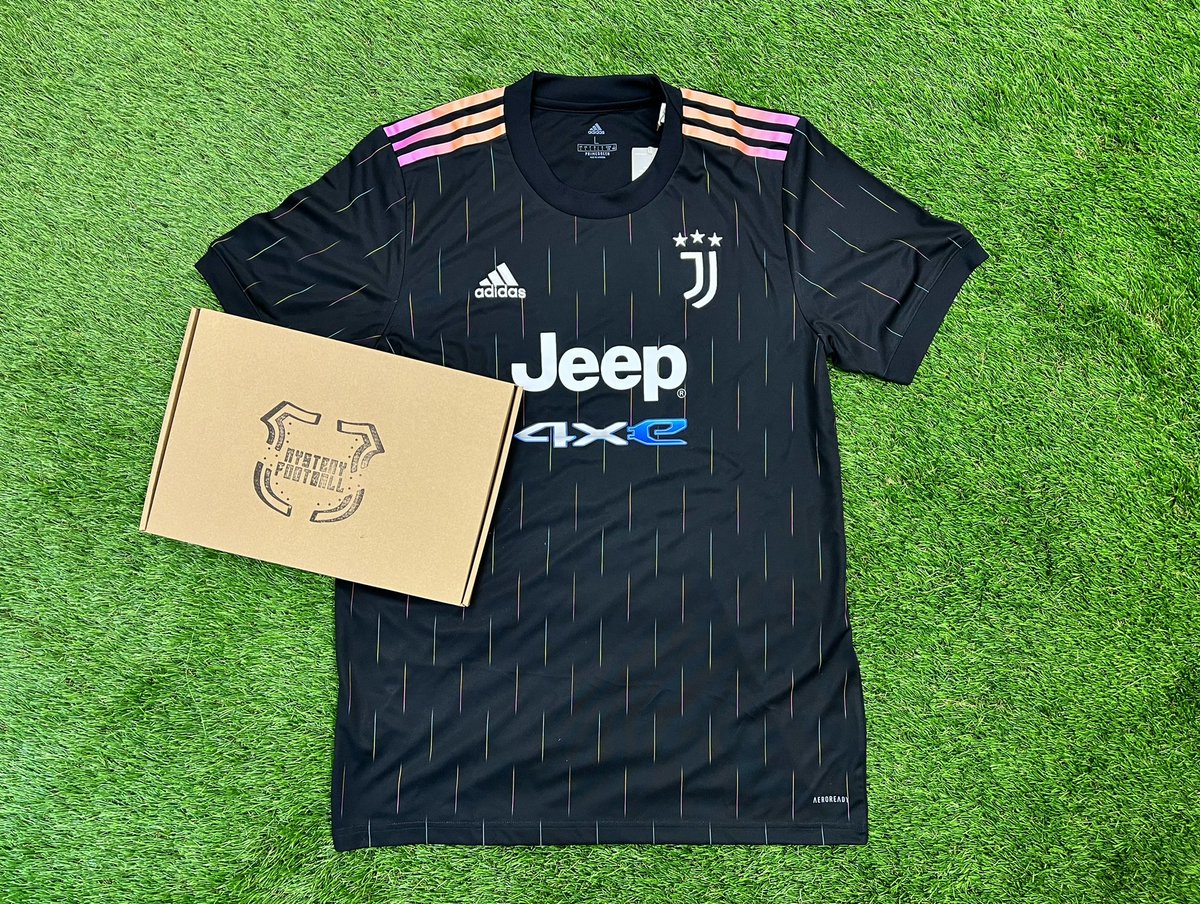 If Cristiano Ronaldo scores for Manchester United today, we will giveaway a Mystery Football Shirt! 👕 

To enter: 
1️⃣ RT this tweet
🤝 Follow us

Good Luck!