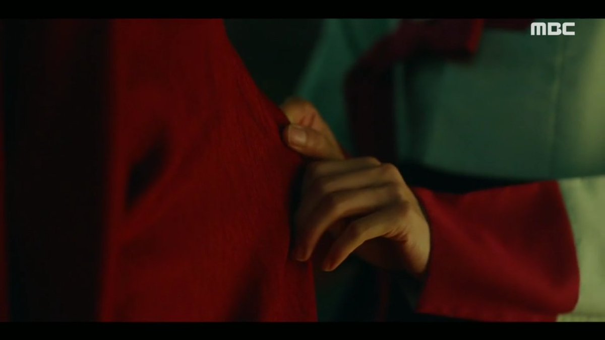 ftoom__95's tweet photo. التمسِك بِه 🤍
#theredsleeve https://t.co/zd3Ms5TK1i