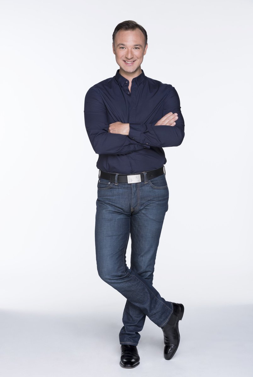 CecileTF1's tweet photo. 📌Alexandre Devoise
Incontournable dans la matinale @radiocheriefm mais également comme co-présentateur du Téléshopping sur @TF1
Il revient sur ses temps forts de 2021 et les bonnes résolutions pour 2022
A lire @aufeminin
https://t.co/4qzb1awLR0 #AlexandreDevoise https://t.co/qR6eN3r0lq