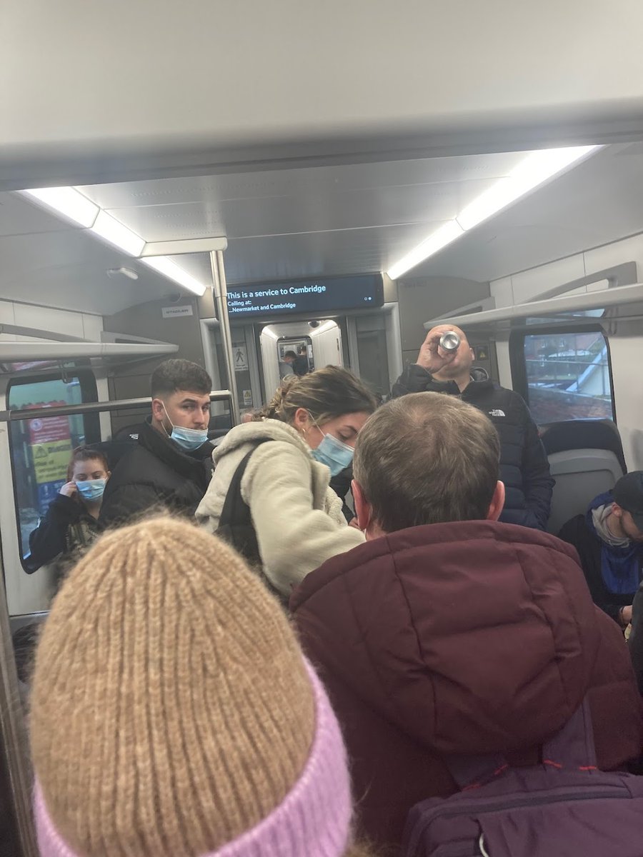 suebutton's tweet image. Falling passenger numbers? This is the 11:54 arriving into Bury St. Edmunds @greateranglia @DailyMailUK 

greateranglia.co.uk/timetables-dec…