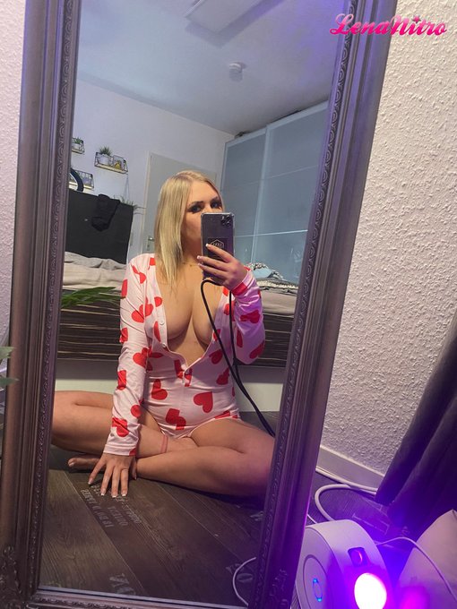 Ich w&uuml;nsche Dir eine sch&ouml;ne Gute Nacht...  Tr&auml;ume was s&uuml;&szlig;es!!! 😘😘😘 https://t.co/zduIW1E7jZ