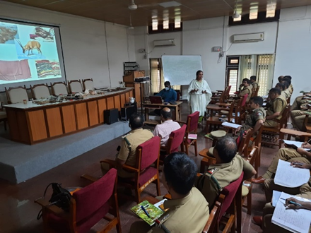 WCCBHQ's tweet photo. A total of 30 #ForestRangeOfficers, undergoing 03-months training at Kerala Forest Training Institute, Arippa, attended a two-day Capacity Building Program organized by @WCCBHQ, on 23/24-12-2021. https://t.co/GtvNEoEtsF