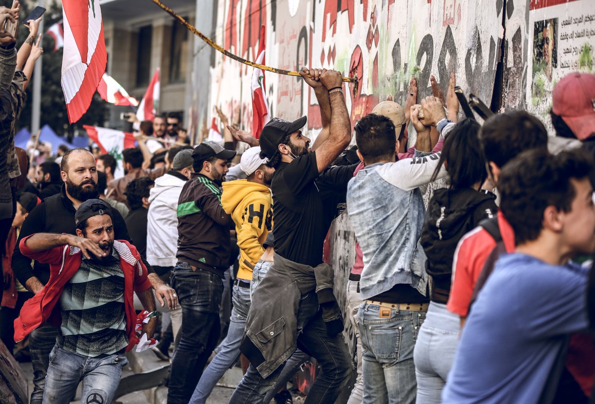 Jeune photographe libanais, prix Paris-Match 2021 du jeune reporter, Habib Dargham a quitte son pays en septembre 2020 pour venir en France. De Paris, Il raconte la douleur de son exil sur blog.balbont.oeuvre-orient.fr