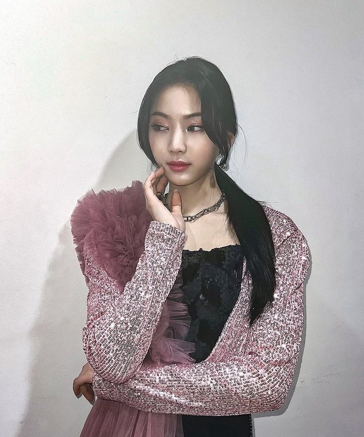 archivestayc's tweet photo. instagram update https://t.co/IDuyS7TZHS