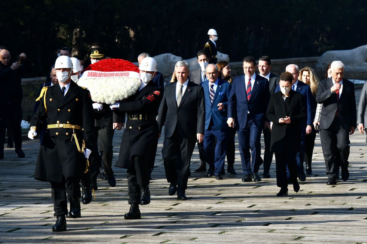 mansuryavas06's tweet photo. Büyükşehir Belediye Başkanlarımızla gerçekleştirdiğimiz Anıtkabir ziyaretinde Ata’mızın huzuruna çıktık ve ikinci Cumhurbaşkanımız İsmet İnönü’yü mezarı başında andık.

Emanet ettiğin her bir değerin koruyucusu olmaktan onur duyuyoruz Ata’m. https://t.co/8n9eOVqY3D