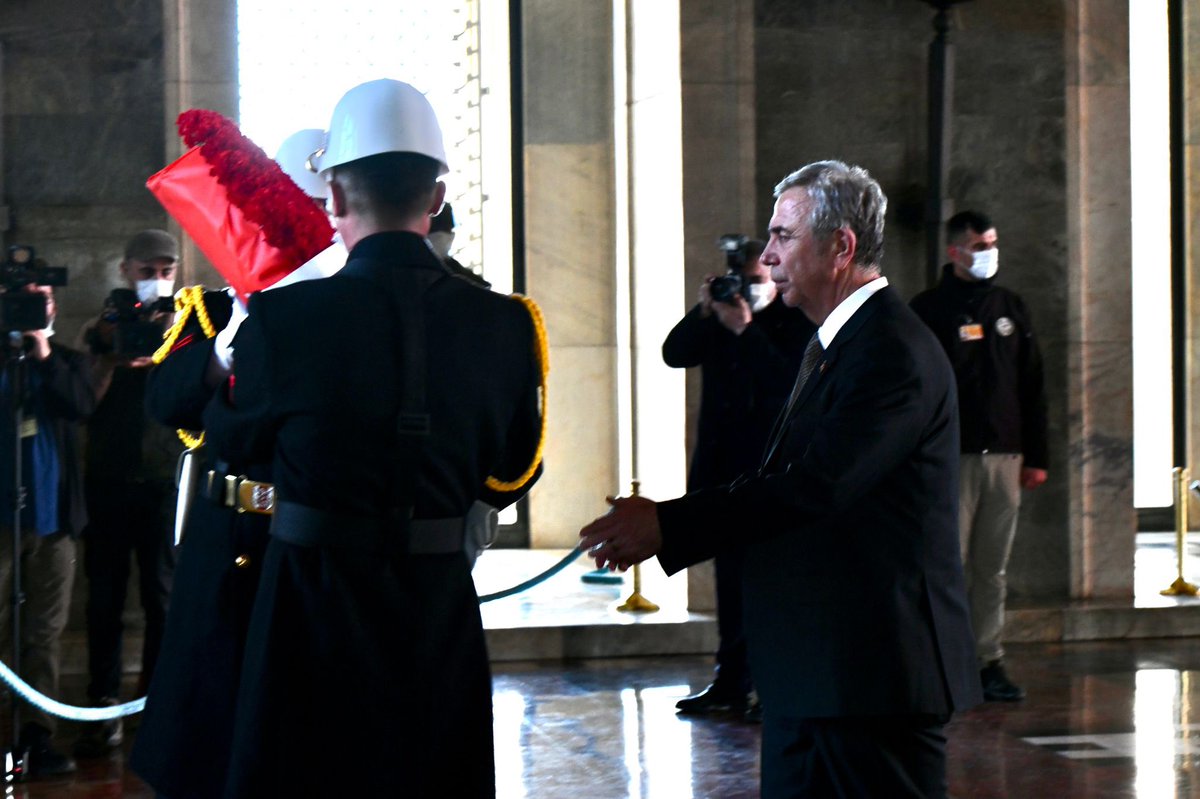 mansuryavas06's tweet photo. Büyükşehir Belediye Başkanlarımızla gerçekleştirdiğimiz Anıtkabir ziyaretinde Ata’mızın huzuruna çıktık ve ikinci Cumhurbaşkanımız İsmet İnönü’yü mezarı başında andık.

Emanet ettiğin her bir değerin koruyucusu olmaktan onur duyuyoruz Ata’m. https://t.co/8n9eOVqY3D