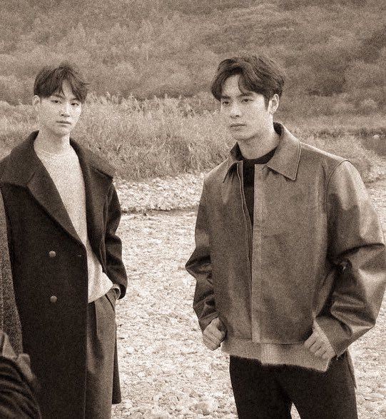 defysl's tweet photo. young jaebeom with his best friend, jackson wang from china (1847) https://t.co/1PNVJ7hNhH