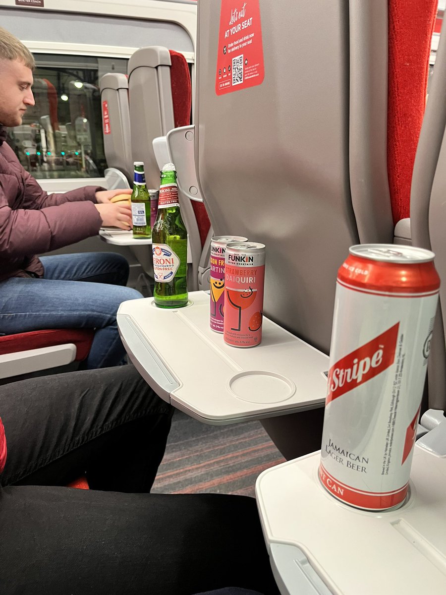 DrinkingDOT's tweet photo. Hope you all had drunken weekend and disappointed the family round the table

trains back up &amp; running. so is the darts.some doing the footy first (donny/mackems)others getting blotto up town

still topping up from xmas eve

@connorlambton23 @jordanbishop29 @h_good11 @StuTranter https://t.co/fA4Oaf14TY