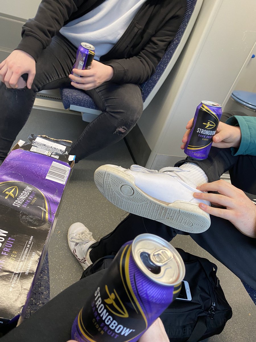DrinkingDOT's tweet photo. Hope you all had drunken weekend and disappointed the family round the table

trains back up &amp; running. so is the darts.some doing the footy first (donny/mackems)others getting blotto up town

still topping up from xmas eve

@connorlambton23 @jordanbishop29 @h_good11 @StuTranter https://t.co/fA4Oaf14TY
