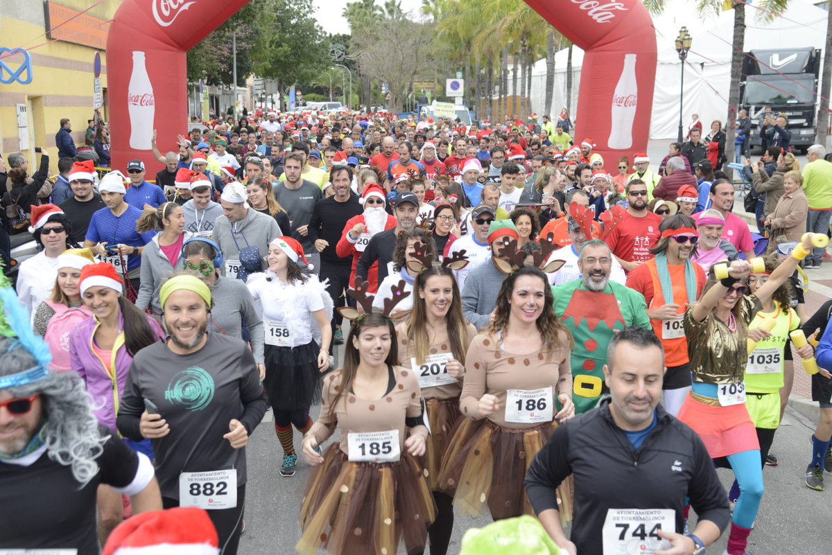 Torremolinos_On's tweet photo. #Torremolinos, por motivos sanitarios, cancela su #SanSilvestre2021 y los eventos organizados en torno a #Nochevieja2021 y #AñoNuevo2022. Respecto al resto de eventos navideños, se informará en los próximos días. Disculpad las molestias. https://t.co/AYpHqESHzl