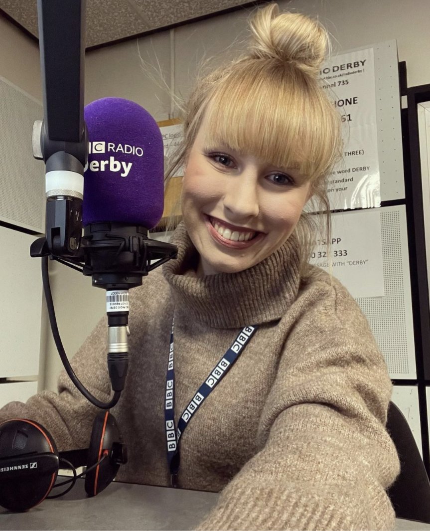 Three ex @CBJNews #NTUJournos voices on the airwaves over the last 24 hours 📻 @thejournalice @_EmmaSnow @JournoJenThomas 🎙️🎙️🎙️👍🏻 @magicfm @BBCR1 @BBCDerby