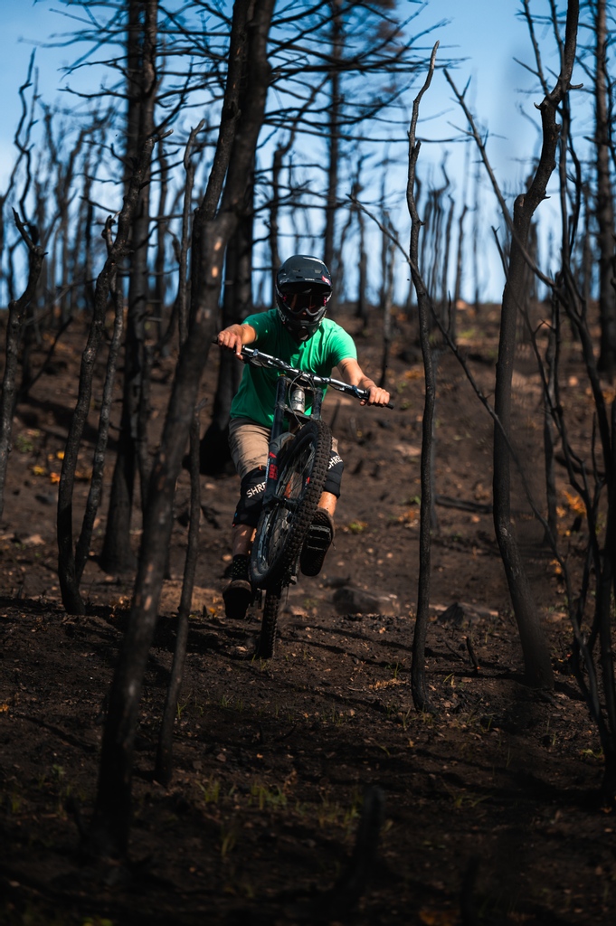 SHREDoptics's tweet photo. 🔥 Drop in like a pro with SHRED.🔥

https://t.co/mZMuR3DhlD

⚡️#ComeSHREDwithUs ⚡️⁠
⁠
🚴 @sashamtb
📸 @ScottOsbornPhoto

#TechnicallyFun #SHRED. #SHREDmtb #ProtectiveGear #slytech #helmet #goggles #sunglasses #MTB #cycling #mountainbike https://t.co/kEzrvDfU5q