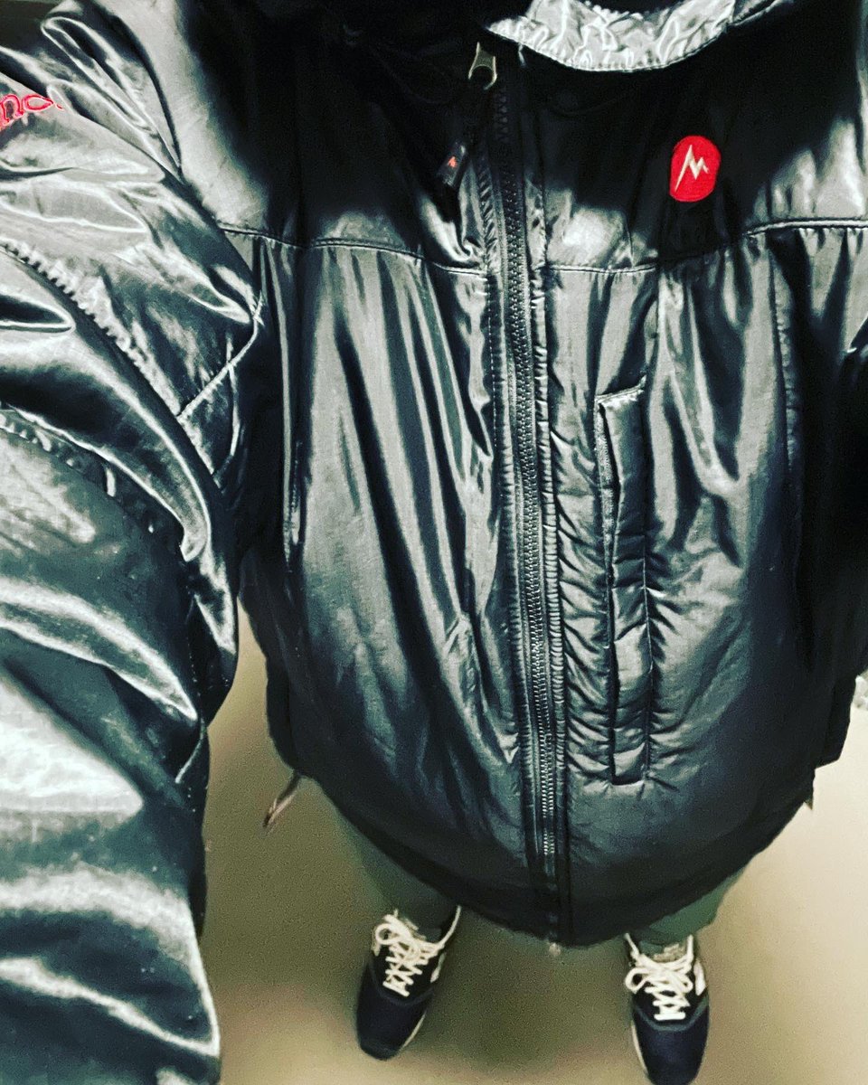 pakusako's tweet photo. 年末最終週…
お疲れさんでしたー
また明日あるけど笑

#ニューバランス
#newbalance 
#M997NV
#M997
#マーモット
#marmot https://t.co/UsTN6n2rI7