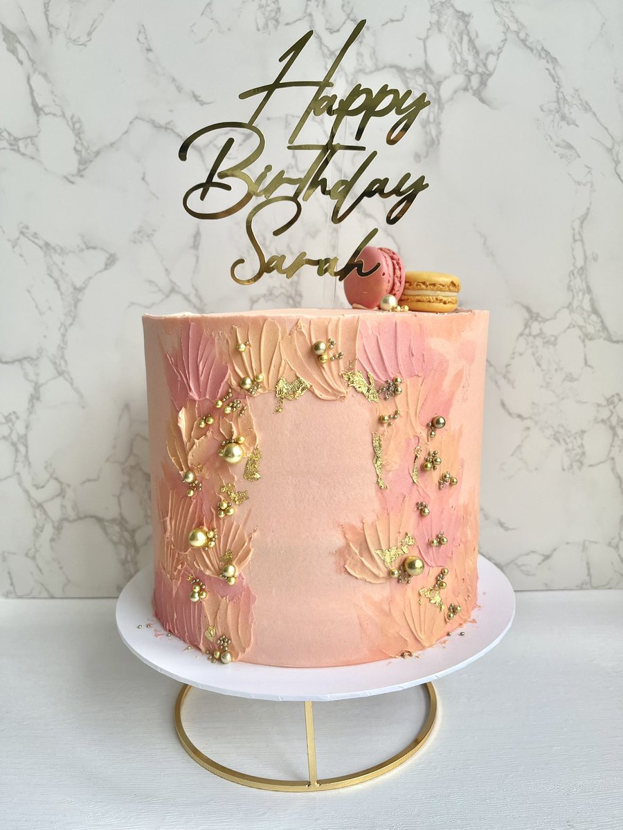 milimakesuk's tweet photo. I haven’t got recognition on my cakes in a while😩show some love to these textured cake https://t.co/MEfLCoz0XB