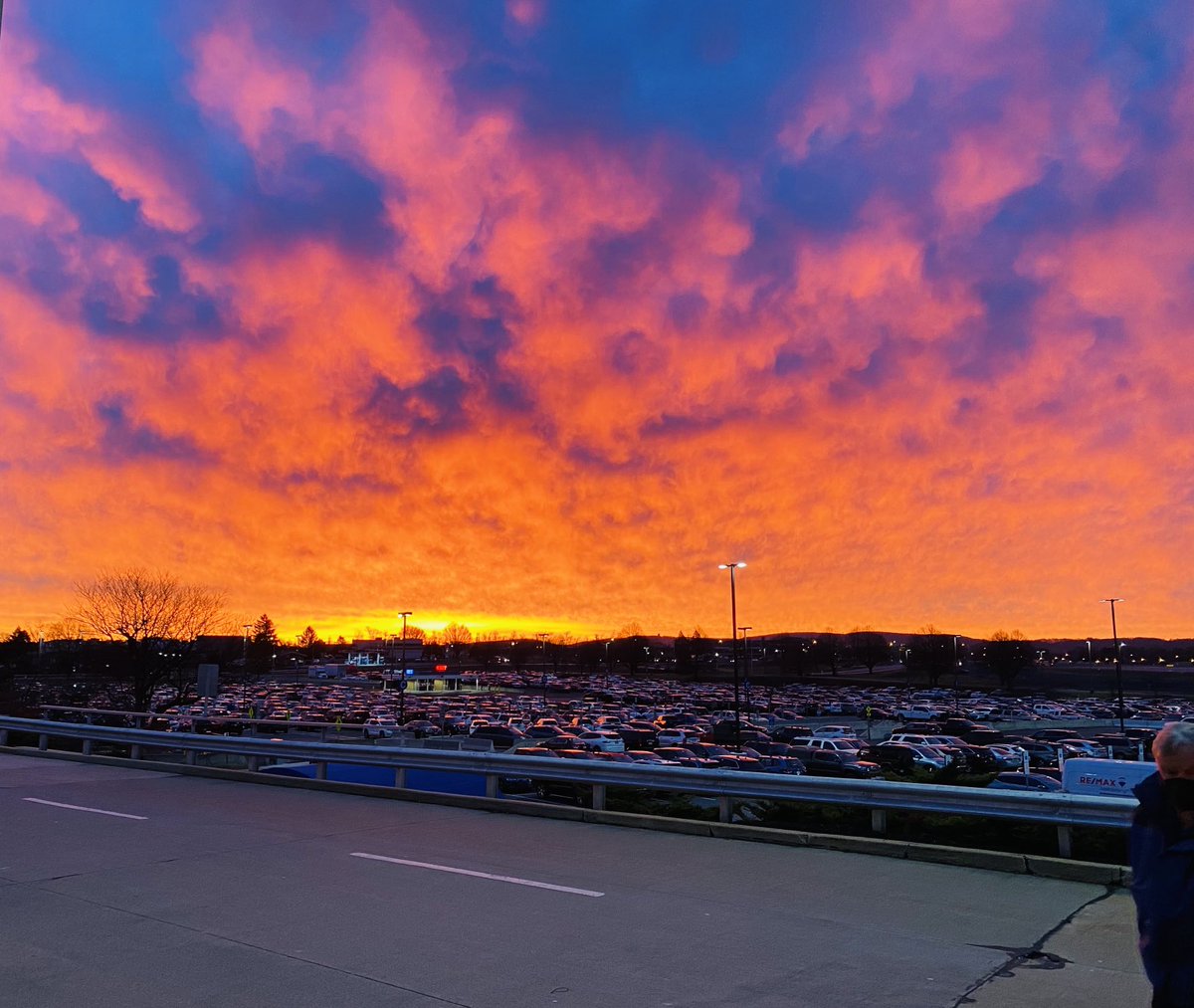 Andrea_Morehead's tweet photo. Beautiful sunrise to get our day and week started! Biblical symbolism: birth, growth, new beginnings of all kinds, resurrection, even the creation and nearly everything that has a cherished or hoped-for origin. #BabyJesus TheBrightestStar #ThreeSixtyFive #Eleven #ThreeFortyNine https://t.co/Sq6ilbgqXg
