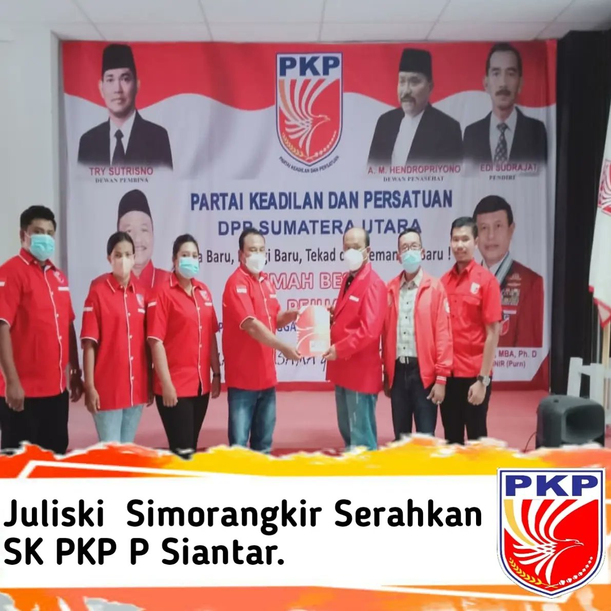 partai_PKP's tweet photo. Ketua Dewan Pimpinan Provinsi Partai Keadilan dan Persatuan Sumatera Utara (DPP PKP Sumut) Ir Juliski Simorangkir, MM tetap mempercayai Jon Kennedy Purba sebagai Ketua Dewan Pimpinan Kota (DPK PKP) Pematangsiantar Periode 2021-2026. https://t.co/oDYktQCXbI