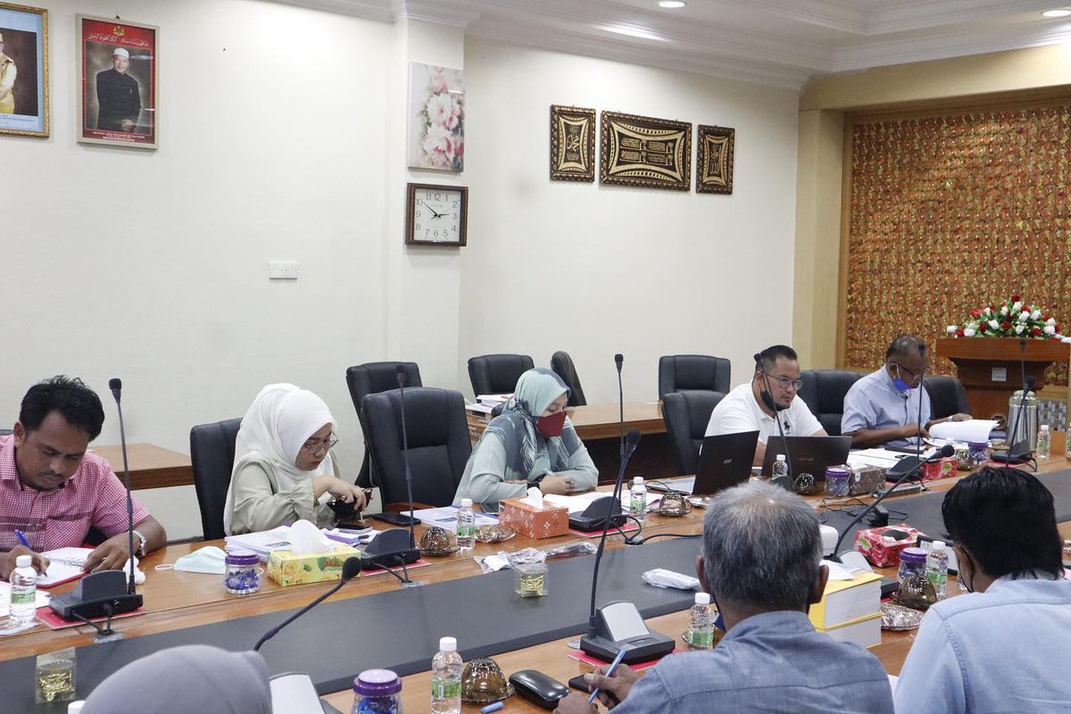 jkrtmerah's tweet photo. Mesyuarat Tapak Bil. 9 bagi Projek Klinik Kesihatan Sokor, Tanah Merah yang dipgerusikan oleh Jurutera Jajahan. Kmajuan projek ini adalah 91.3% (sebenar) berbanding 83.2% (jadual). 
#JasaKepadaRakyat #projekkesihatan #kejayaaningindicapai #penentuaraskejayaan #JKRians #JKRVENGERS https://t.co/LqRlgLHE91