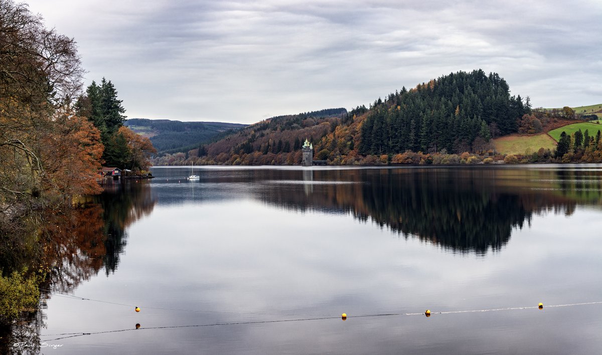 Llyn Efyrnwy (Lake Vyrnwy) #llynvyrnwy #wales #paulsivyer #wildwales.com #paulsivyerphotography #lluniaupaulsivyer #paulsivyerphotographyonfacebook #Autumn #nadoligllawen 😀🏴󠁧󠁢󠁷󠁬󠁳󠁿