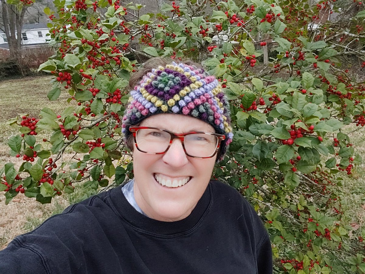 JoGetsCurious's tweet photo. Remembering all the science of the season? Cookie baking, holiday lights, wrapping, napping, COVID testing, travel, facetime, pet snuggles.  Yep.  Science. Happy happy.  #doscience #scienceoftheseason #holiday #GetBoosted #science #lifeisscience #everydayscience https://t.co/PO8NNVJ3VG
