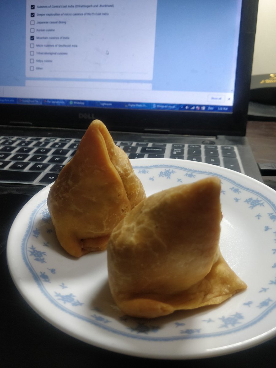 HolbrooksScott's tweet photo. Working evenings on the last week of the year and looming deadlines means some winter dopes. #shingara not Samosa https://t.co/z6cVhXDvTZ
