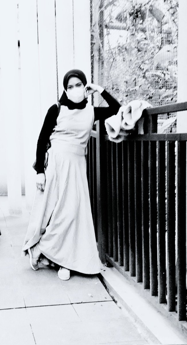 Adiak_Udaa's tweet image. Telor naik, ayam naik, minyak goreng naik, beras naik....🙈🙈

Aku?? Ntah kapan naik pelaminan😅😅