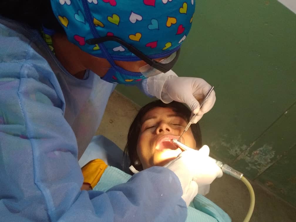 YosvanyMendoza's tweet photo. Los grandes héroes de la salud comenzando una semana con mucho entusiasmo y trabajo dando cada día un poco más por mejorar la salud de nuestro gran amigo el pueblo venezolano. 
@navegar217 
@YuniorCarraler1 
@cubacooperavepo 
@cubacooperavepo 
#FidelPorSiempre https://t.co/kN8NpKIDKW