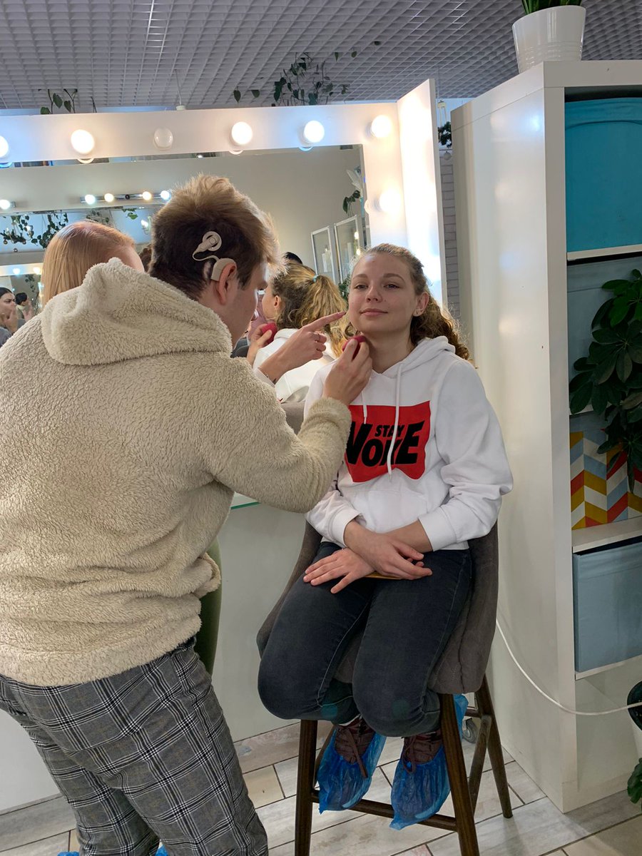 Сегодня наши ребята посетили мастер -класс по визажу в студии Александры Иплиной instagram.com/iplina_studio?… . Спасибо большое организаторам фонду ДетскиеДомики, и студии Александры Иплиной. Ребята ушли в полном восторге.