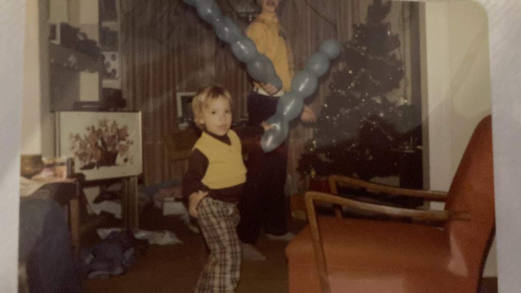 Happy Birthday to my nephew Craig! We hope to see you in person soon. In the meantime enjoy the big five ohhhh. Love you. ❤