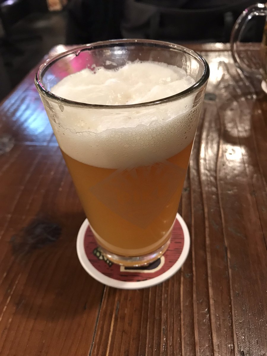 getsomemorebeer's tweet photo. 渋谷でちょこっと一杯。一口飲んでから、あ！撮るの忘れた。と気づく。 https://t.co/AK1GgVGspT