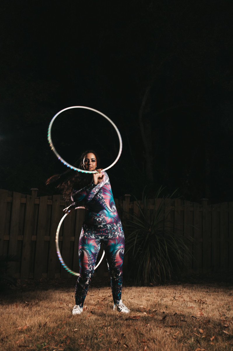 Lotide__'s tweet photo. I came here for sanctuary
โญ๏ธ: @AstralHoops
#doublehoops #flow #flowartist #astralhoops #performer #costume https://t.co/wLmoAfj9rm