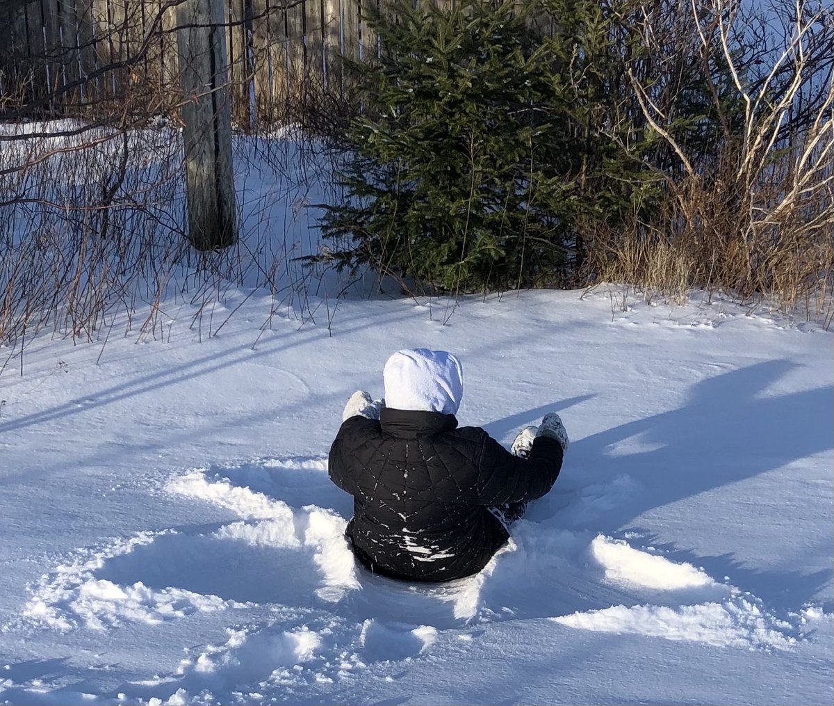 Burt412's tweet photo. Snowmen and snow angels! I hope you are all finding time to relax and enjoy the great outdoors! https://t.co/tzjkwclXAX