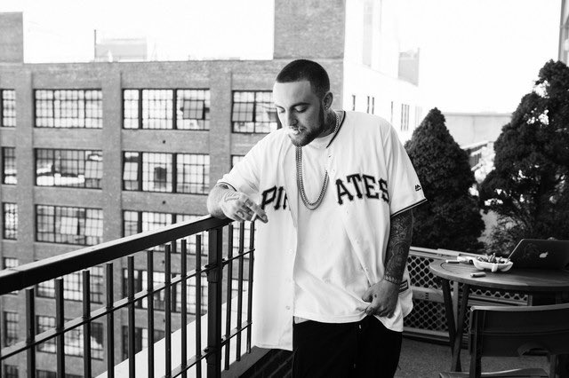 itstherapdiablo's tweet photo. Last Mac Miller Monday of the year 💛🖤 https://t.co/OikfLd37en
