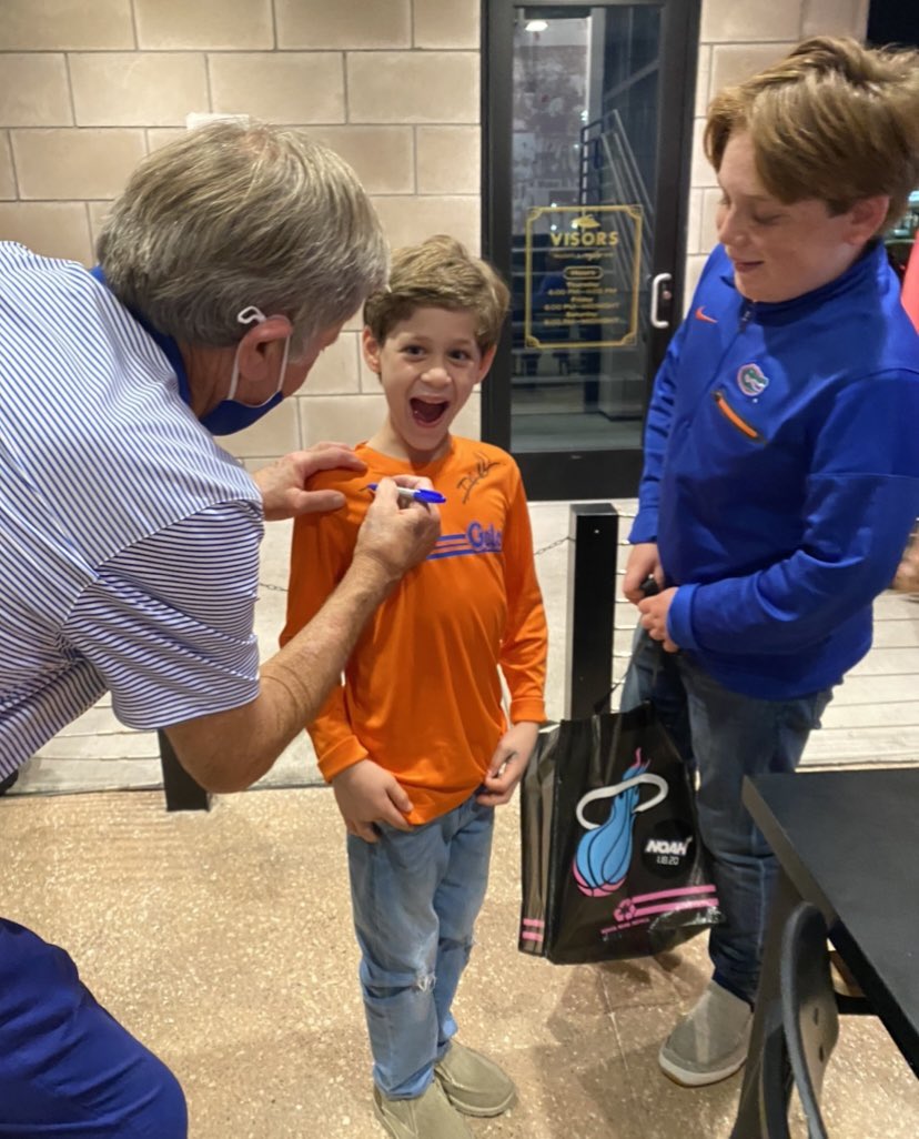 <a href="/ufalumni/">UF Alumni</a> Best 2021 Gator moment by far was catching up with HBC after a delicious meal <a href="/SpurriersGG/">Spurrier's Gridiron Grille</a> 🧡💙 <a href="/FloridaGators/">Florida Gators</a>