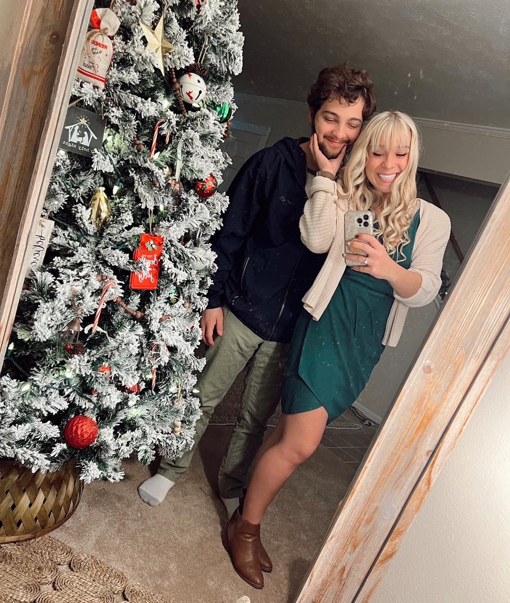 melissam303's tweet photo. Our first very Merry Christmas in the townhouse♥️🎄 https://t.co/rWODVm9zgV
