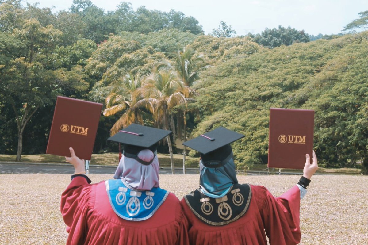 OohSerri's tweet photo. Psychology ft. Chemical Engineering. @azie_mar ๐น
Since 2018 & still counting๐ #gengfesko
Good friends are like stars. You don't always see them, but you know they're always there.
#UTM64thConvocation #konvoUTM #classof2020 #degreeisdone #psychologystudent #engineeringstudent https://t.co/MFin0lbBSi