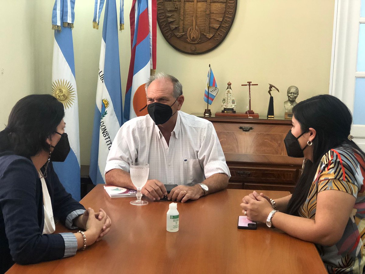 Nos reunimos con <a href="/sovallejos/">Sofia Vallejos</a> y Cecilia Ojeda , nuestras concejales de <a href="/Eli_SomosMuchos/">ELI ❤️</a>, para charlar sobre la situación de la ciudad y las actividades que tenemos por delante 🙌 Vamos a continuar trabajando codo a codo para seguir transformando Corrientes 💪