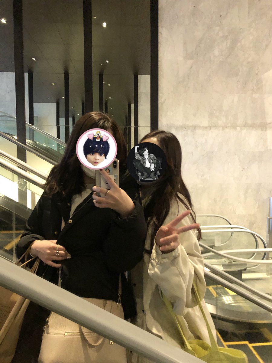 jun0j3u0n5_ssj's tweet photo. 去年の昨日と今日!!!!!!!!!
楽しかったなぁぁぁぁぁ🧏🏻♀️🤍
今年も1年経つの安定に早かった!!
@jun_shison0305
#SSJ2020 #志尊淳 https://t.co/H8xhE9VBK2