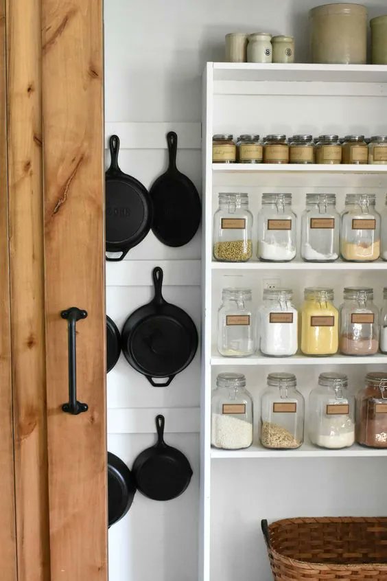 CastIronFreaks's tweet photo. Do not just hide your cast iron cookware. Show them off. 😉 https://t.co/OBnCaSMr5o