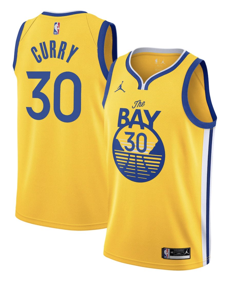 GSWarriorsSui's tweet photo. 🚨 CONCOURS 🚨 

Pour fêter nos 1000 abonnés, Golden State Suisse lance un concours digne de ce nom !

A GAGNER :

- 1 JERSEY THE BAY EDITION STEPHEN CURRY

- 1 T-SHIRT GOLDEN STATE WARRIORS MITCHELL &amp; NESS

Pour participer, RT + Follow

👉 Tirage au sort le samedi 8 janvier 2022 https://t.co/qQzlQ7TVWt