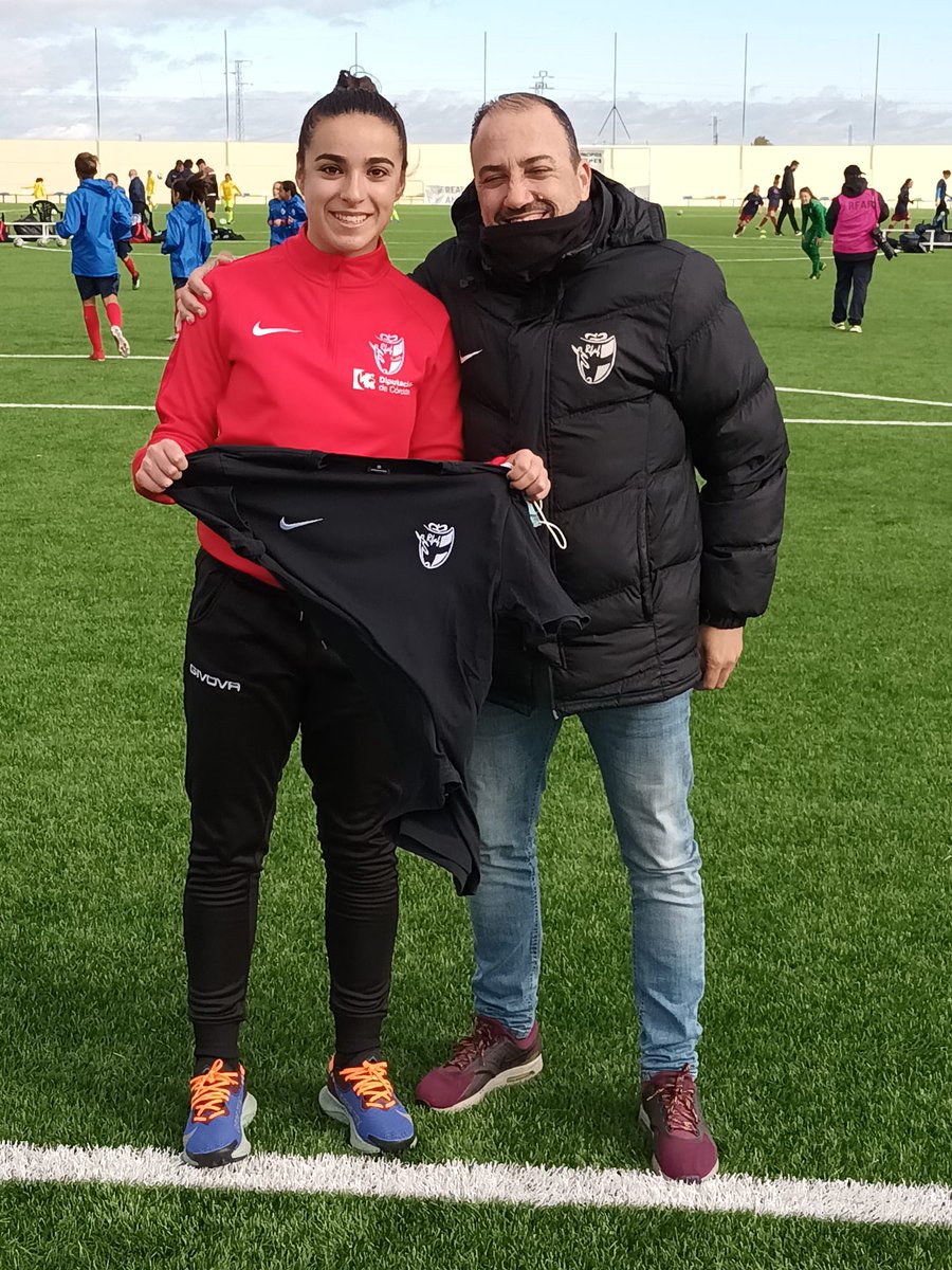 Diego Jiménez (@djperiodista) on Twitter photo 🗣️⚽ Gracias Maestro <a href="/ildecortes/">Ilde Cortés</a> por darle homenaje a un Clásico de la radio en #LaAficiónOpina y a todos por hacerla crecer...
👥 El mejor Equipo de comentaristas en <a href="/RFAF_tv/">RFAFtv</a> El gran <a href="/Robfs2/">Roberto Elvira</a> una muestra.
💟 El talento al servicio del #Futfem con <a href="/JuaniTorresPed1/">Juani Torres ⚽</a>
#Feliz2022 🗣️⚽ Gracias Maestro <a href="/ildecortes/">Ilde Cortés</a> por darle homenaje a un Clásico de la radio en #LaAficiónOpina y a todos por hacerla crecer...
👥 El mejor Equipo de comentaristas en <a href="/RFAF_tv/">RFAFtv</a> El gran <a href="/Robfs2/">Roberto Elvira</a> una muestra.
💟 El talento al servicio del #Futfem con <a href="/JuaniTorresPed1/">Juani Torres ⚽</a>
#Feliz2022