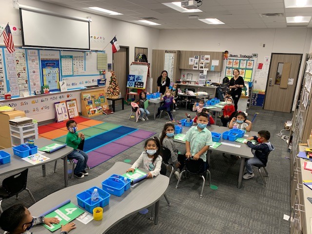 ComericaBank's tweet photo. The holiday season can be joyful but financially stressful for many families. Comericaβs Texas Hispanic Business Resource Group in Houston partnered with Landolt Elementary to distribute Walmart gift cards to students in need on behalf of Comerica Bank. #ComericaCares https://t.co/jfbbjlbAzc