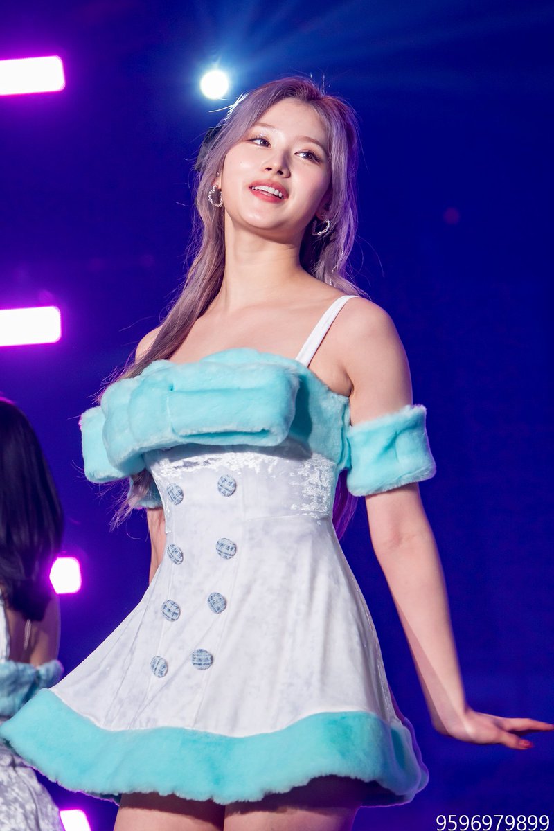 T9596979899T's tweet photo. 211225 사나
#TWICE #사나 #SANA #TWICE_4TH_WORLD_TOUR https://t.co/GknrVGlCYw