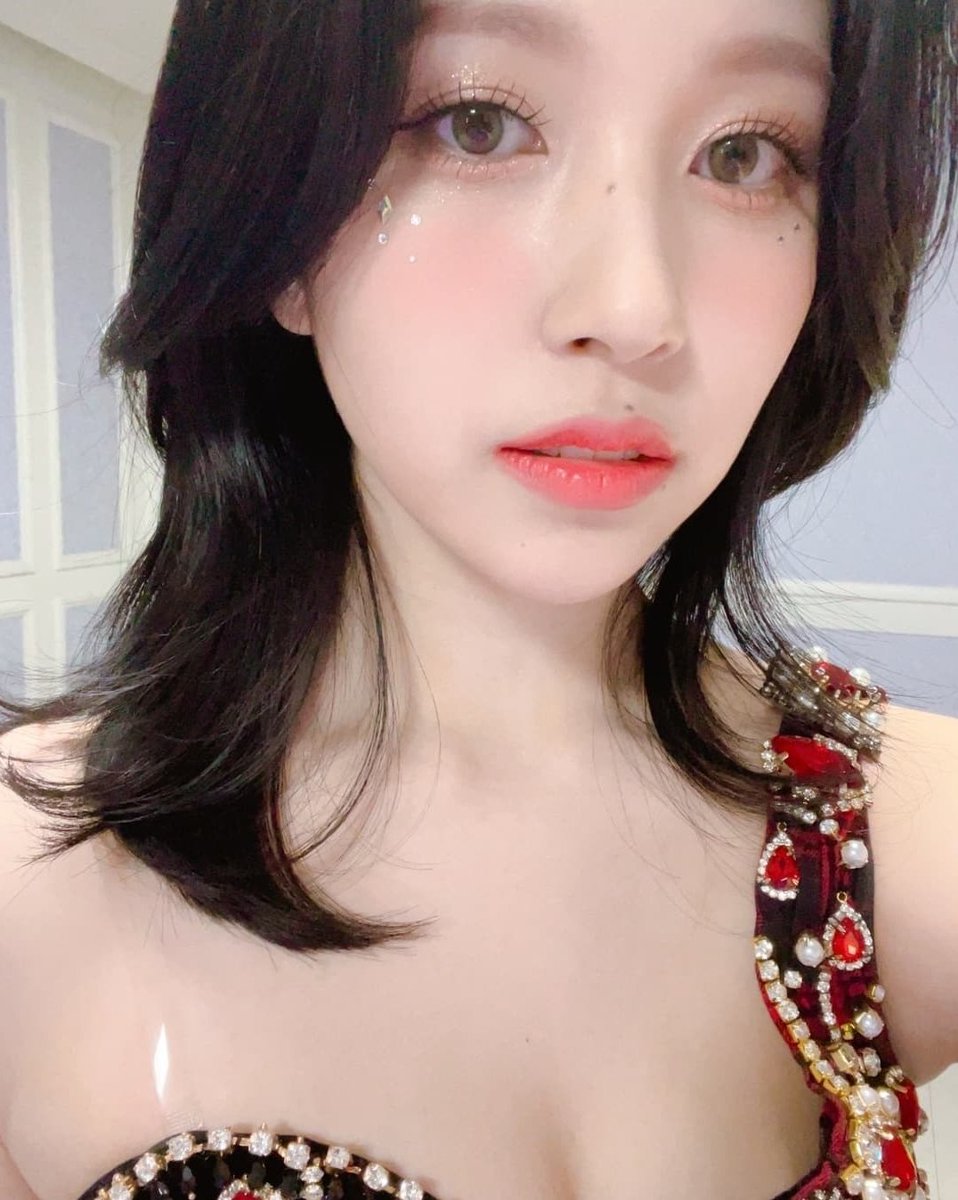 thinking about mina 💌 (@thinkerminari) on Twitter photo 