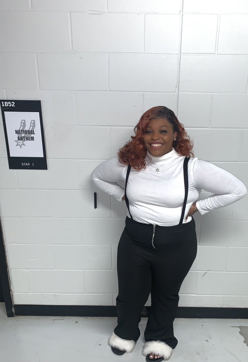 kaitlin1219's tweet photo. THANK YOU LORD! 🖤🤍

- I performed the National Anthem at the San Antonio Spurs vs Detroit Pistons game last night! 🤩❤️🎷 21 is off to a great start. 🎷😍
#GoSpursGo #porvida #spursfamily https://t.co/9EAOUlCzJt