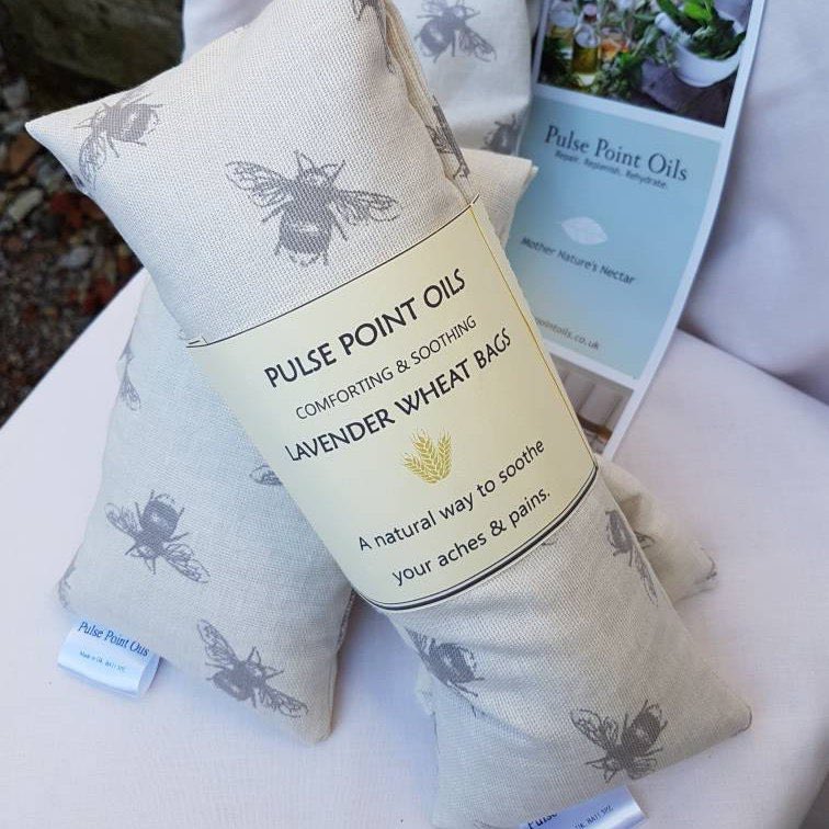 HRusbridge's tweet photo. Microwave lavender wheat bag gift, lovely bumble bee gardeners holistic heat pad to ease those aches and pains naturally from WheatBagHeaven https://t.co/ZFUgNCKnJP
#Newyearcosycomfort #newyear #snuggletime #handmadegifts #bumblebee #beelove https://t.co/y39zdkUnw0