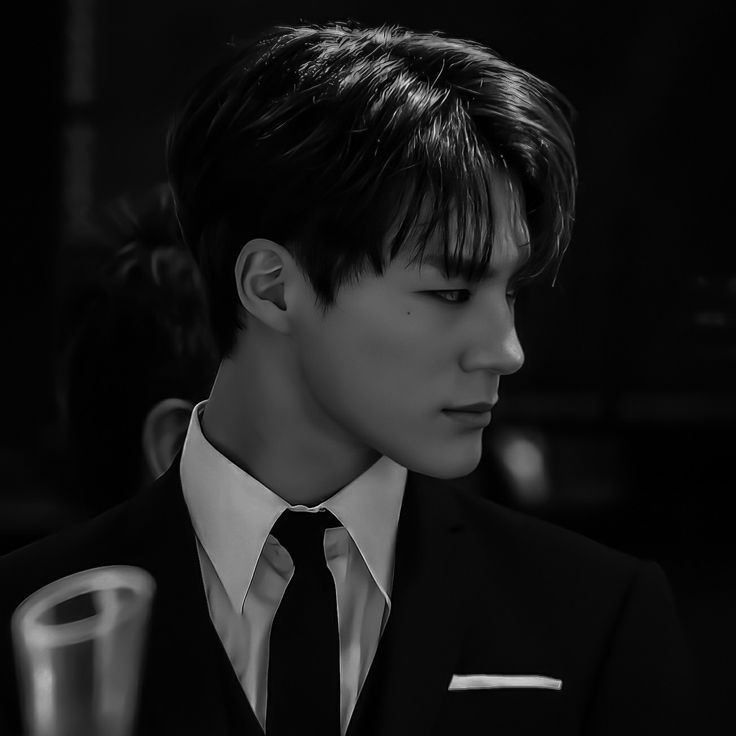 𓋪 𖥔 ᚉ ˭𐩘 𝑲𝒊𝒏𝒈𝒉𝒕 𐩘˭ ᚉ 𖥔 𓋪