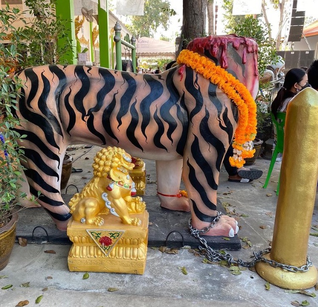 最近その存在を教わったタイ東北部コーンケーン県の「首無し虎の寺」の