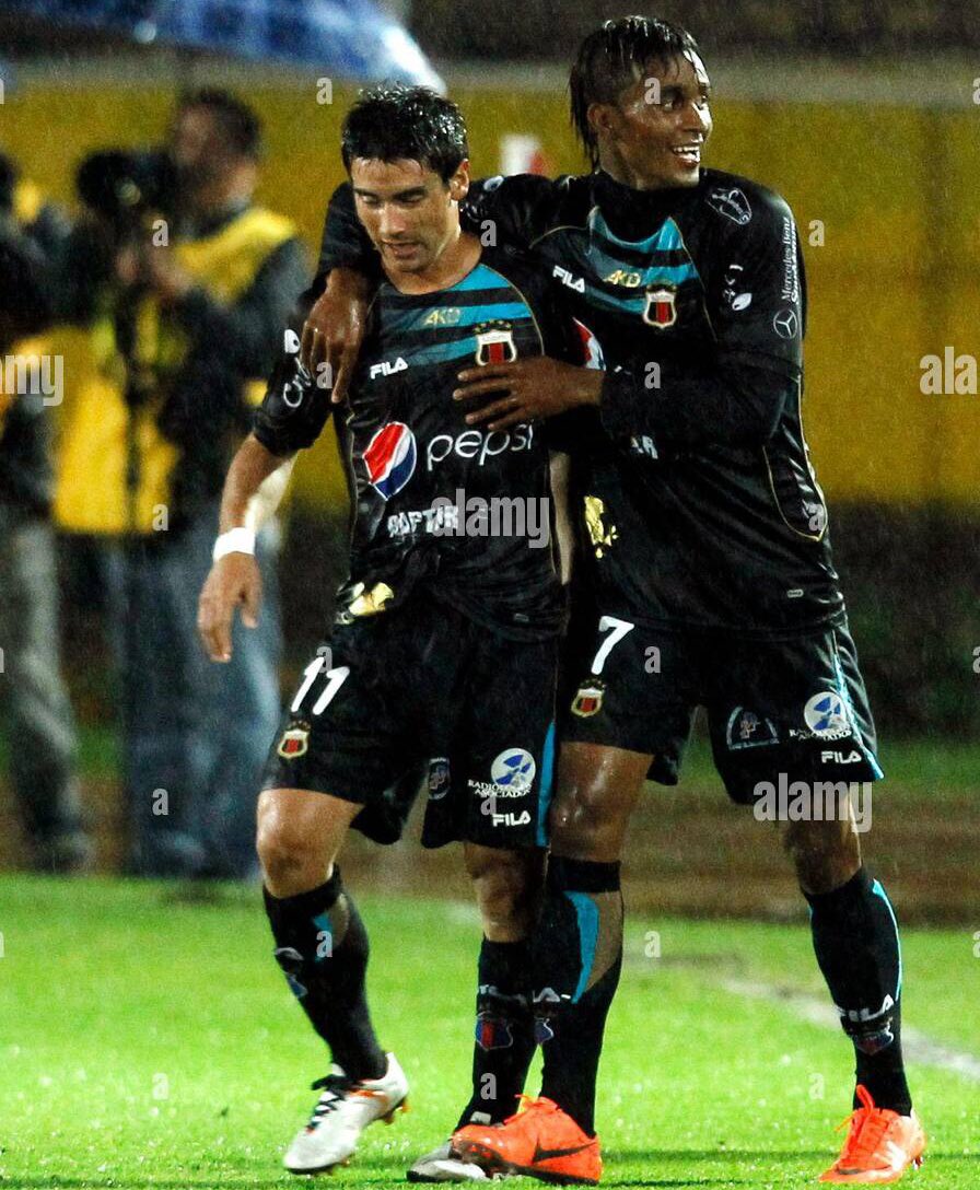 Hoy por hoy nunca más volví a ver en Quito una dupla así de excelente como este par: #DeportivoQuito