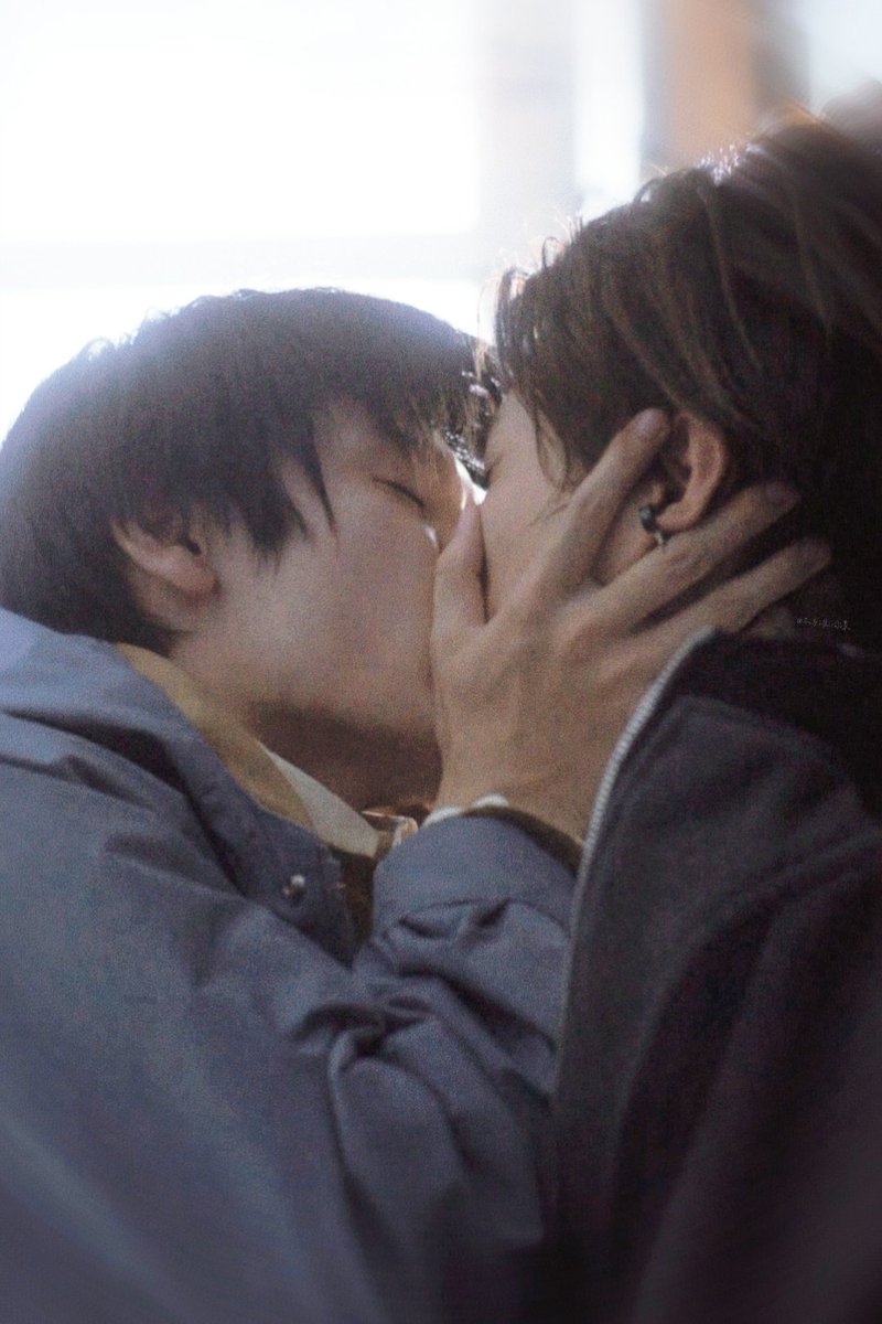 SugarTangTangT's tweet photo. KISS

#美しい彼
#八木勇征
#萩原利久 https://t.co/2Y4bLRTddA